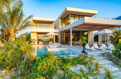 Long Bay Villa | Dune House 8BR