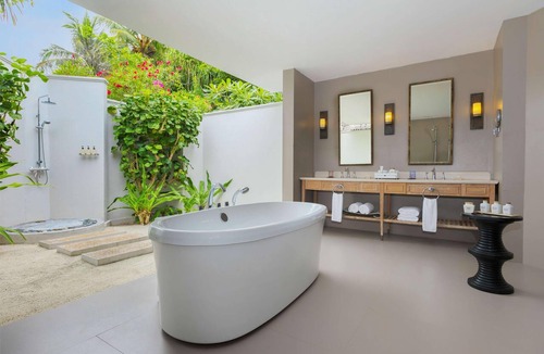 Mudhdhoo Hotel | Dusit Thani Maldives