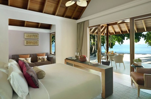 Mudhdhoo Hotel | Dusit Thani Maldives
