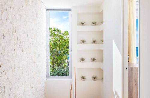 Leeward Settlement Villa | Emerald Pavilion 5BR