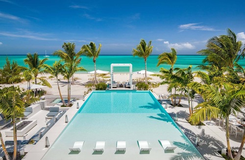 Leeward Settlement Villa | Emerald Pavilion 5BR