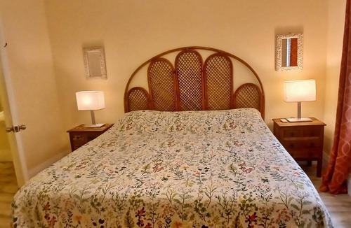 Cockburn Town Hotel | Few steps from the ocean, Two bedrooms apartment-CORAL GARDENS-Grand Turk Island