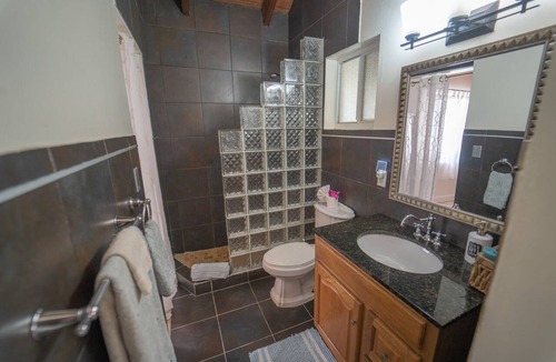 Grace Bay House | Fleur de Mer Villa Gracebay (semi-detached) 2bath2bed- 2min drive from the beach