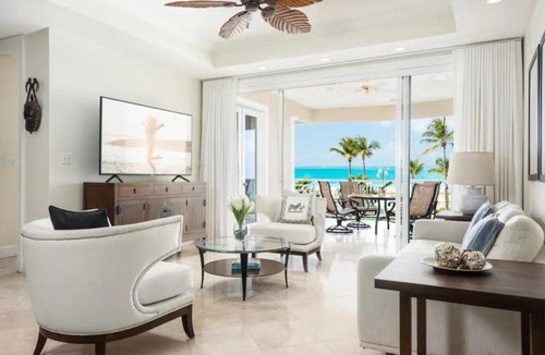 Grace Bay Apartment | Great two-bedroom apartment in Grace Bay Beach