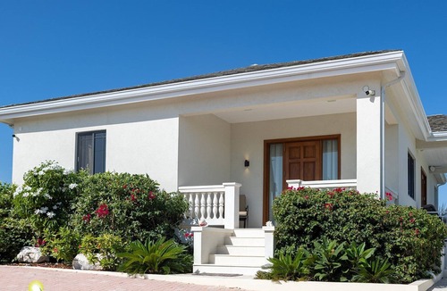 Long Bay Villa | Hang Five Surf Villa in Long Bay