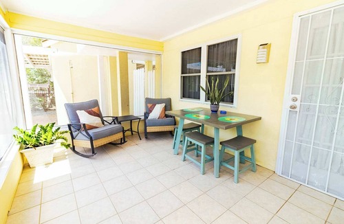 Venetian Road Settlement Apartment | Island Studio with Pool Access, Porch & Workspace