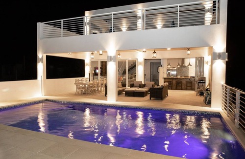 Long Bay Villa | Luxury 5 Bdr villa with private pool near Long Bay Beach
