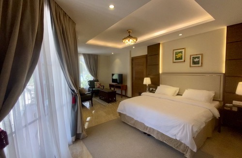 Hanimaadhoo Bed & Breakfast | Maldives Family Vacation Home on the beach with a pool and game room