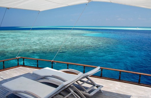 Hulhumale Boat Rental | Malé Marvel: Sun-Kissed Sailing Experience in the Maldivian Atoll