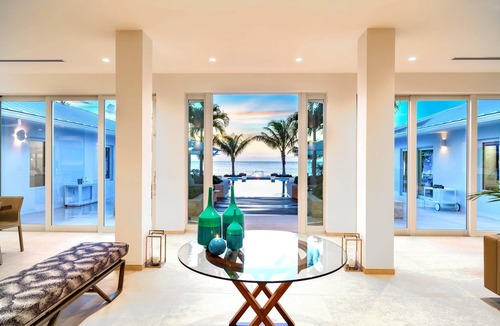 Leeward Settlement Villa | Milestone 8BR