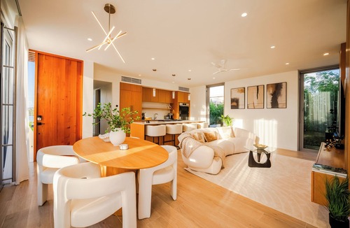 Discovery Bay House | New Luxury Villa in scenic Turtle Tail area w/Plunge Pool, Lake Views