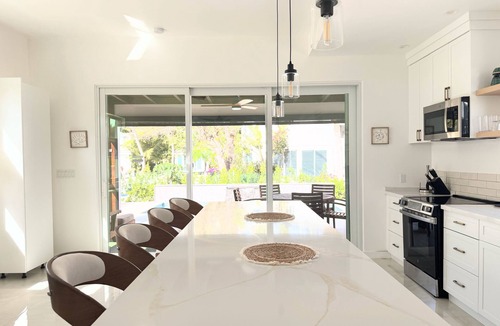 The Bight Villa | NEW Luxury Grace Bay villa,Pool,2 min>Beach&Reef