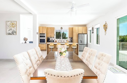 Cooper Jack Bay Settlement Villa | New & Unique Villa Blue Top! Waterfront 3 Bedrooms