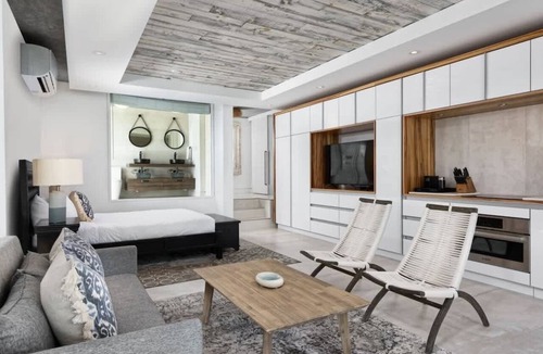 Leeward Settlement Villa | Oceanfront Villa with Private Pool & Spectacular