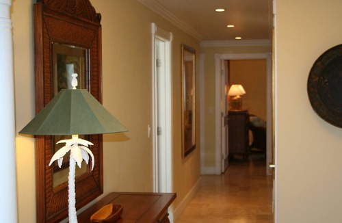 Grace Bay Condo | OCTOBER 10% PROMOTION DISCOUNT. Book and stay 7 nights or 1 month in October.