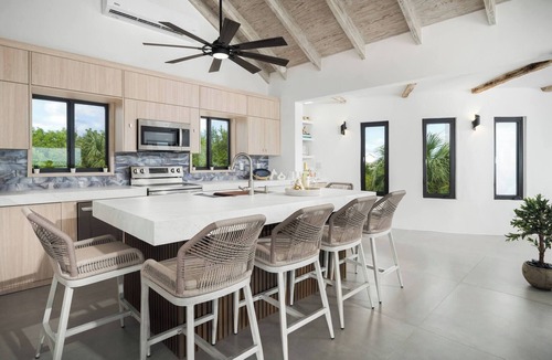 Venetian Road Settlement Villa | Opaline Villa 4 BR 2Bath Ocean Front Villa