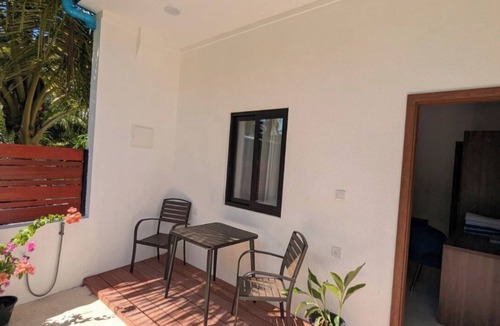 Omadhoo House | Perfect 3-bedroom house with AC in delightful Omadhoo
