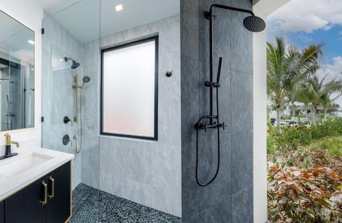 Leeward Settlement Apartment | Pestica Villa Private Pool