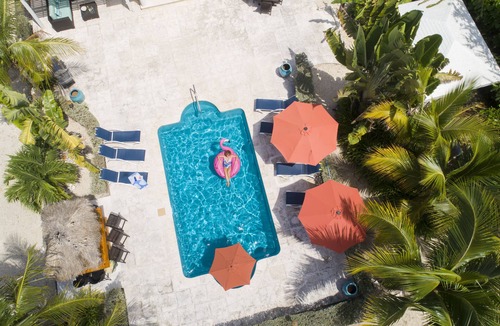 Leeward Settlement Villa | Private Pool and Fun Tiki Bar/4 Min Walk to Beach/Sleeps 6
