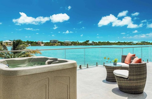 Ocean Point Villa | Rooftop Villa w/Pool & Hot Tub in Chalk Sound