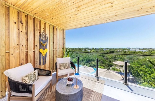 Long Bay Apartment | Solara - Ocean I Pool View | Near Grace Bay