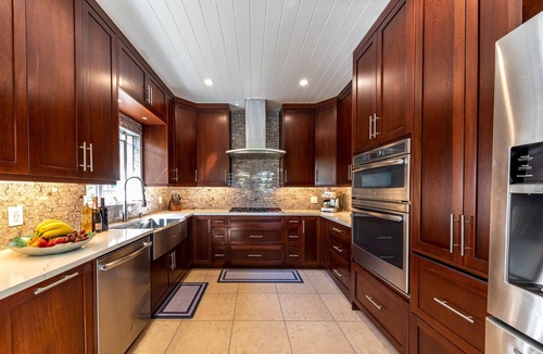 Providenciales Villa | Stunning Five Bedroom Villa in central Grace Bay!