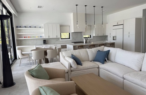 Sandy Point Villa | Stunning Luxury Beach Villa Stella Maris - 80% Introductory Discount