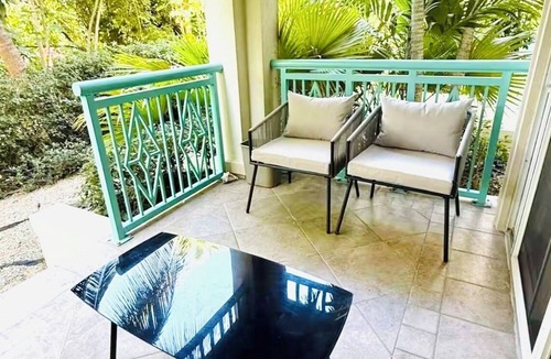 Leeward Settlement Condo | Stylish 1-bedroom condo in fabulous Leeward Settlement. Sleeps 4