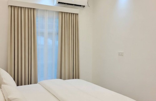 Manadhoo House | Sunny Day Inn Maldives
