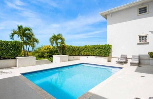 Venetian Road Settlement Apartment | Sweet 1 Bedroom Loft, Central