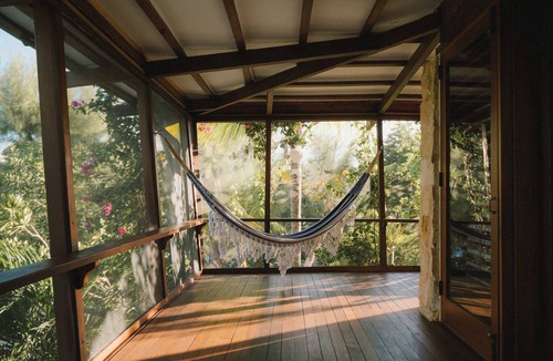 Leeward Settlement Villa | The Catch 5BR