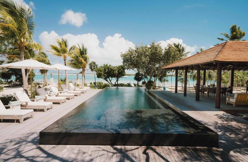 Leeward Settlement Villa | The Catch 5BR