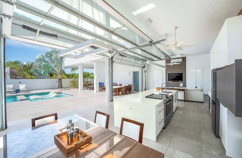 Long Bay Villa | Top-Rated Seaside Villa with Pool - White Villas