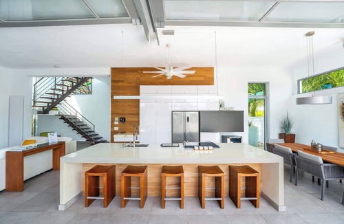 Long Bay Villa | Top-Rated Seaside Villa with Pool - White Villas