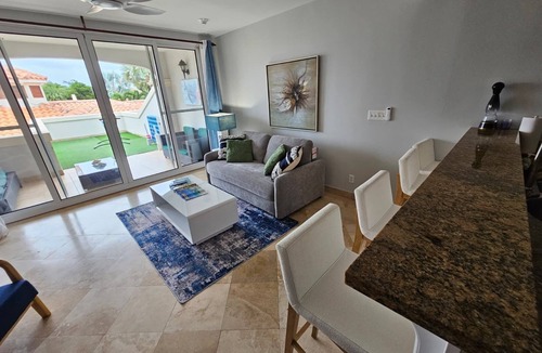 The Bight Condo | " Tradewinds" Updated Luxury Condo-Turtle Cove- 5 Minute Walk to Beach