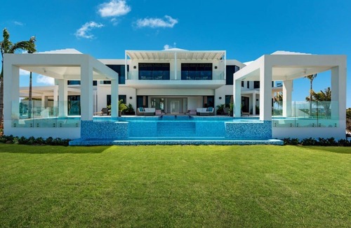 Long Bay Hills Villa | Triton Luxury Villa | Luxurious 12 bedroom beach villa on Long Bay Beach