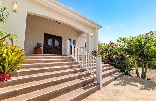 Long Bay Villa | Turkcation Spacious 4 bedroom villa minutes from Long Bay Beach Providenciales
