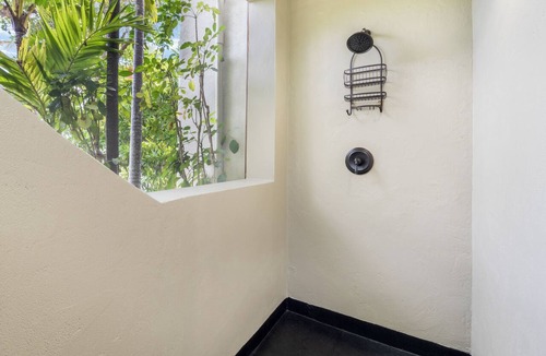 Venetian Road Settlement Villa | Turquoise Views from Every Room - Private Villa