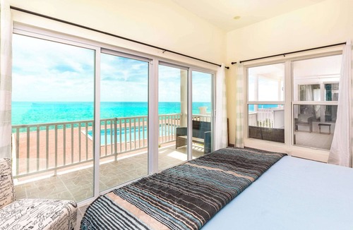Juba Sound Apartment | Turtle Tail Home with Ocean Views & Pool Access