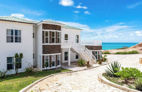 Juba Sound Apartment | Turtle Tail Home with Ocean Views & Pool Access