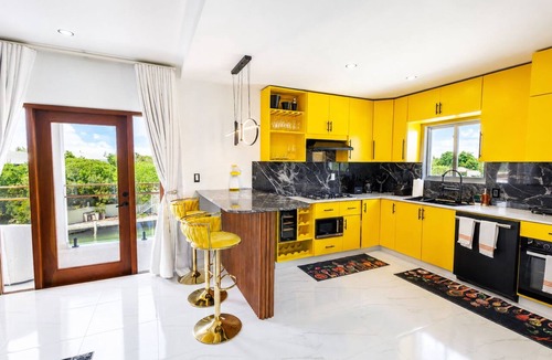 Discovery Bay Apartment | Villa Camila is a stylish, modern one-bedroom apartment, centrally located.