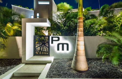 Juba Sound Villa | Villa PM, a 30,000sq/ft Gem, Fully Staff Incl’d Celebrity Chef-18 Adults, 8 kids