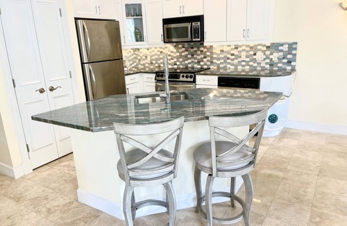 Grace Bay Condo | Villa Renaissance 503: 2nd Floor 1 Bedroom Pool/Garden View Villa On Grace Bay