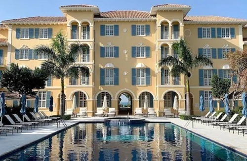 Grace Bay Condo | Villa Renaissance 503: 2nd Floor 1 Bedroom Pool/Garden View Villa On Grace Bay