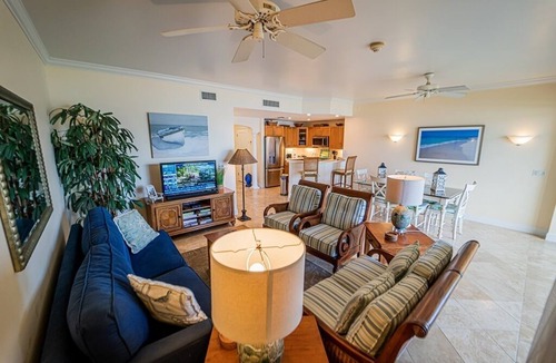 Grace Bay Condo | Villa Renaissance Villa 203 2nd Floor, 2 Bedrooms, 2 Bathrooms, Ocean Front