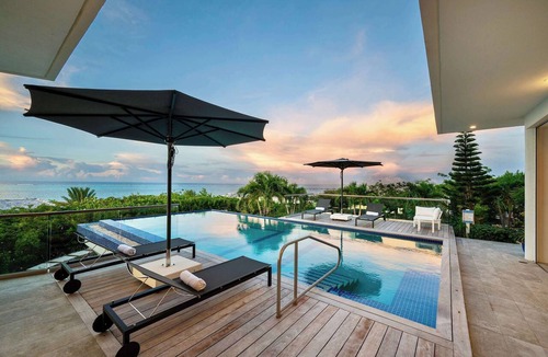 Blue Mountain Villa | Villa Skyline · Award-Winning · Luxury · Concierge