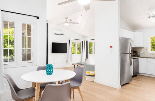 Leeward Settlement House | Walk 2 Beach & Shops, Great Reviews, Private Pool!