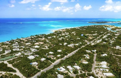 Leeward Settlement House | Walk 2 Beach & Shops, Great Reviews, Private Pool!