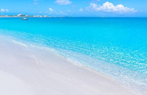 Leeward Settlement House | Walk 2 Beach & Shops, Great Reviews, Private Pool!