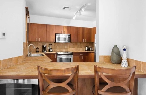 Leeward Settlement House | Walk To Beach, Grace Bay, W/Large Pool! (#2,3,4)